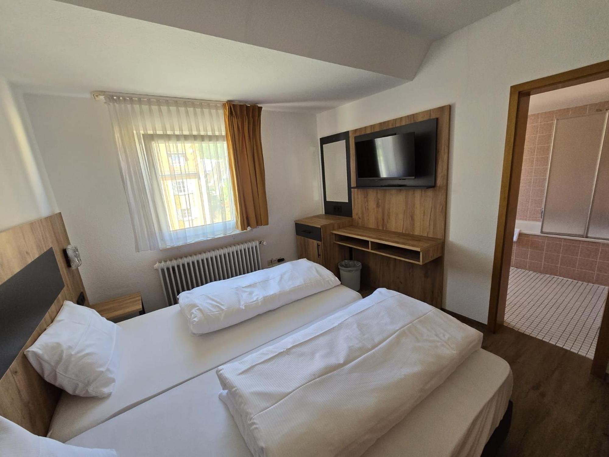 Landgasthof Kreuz Mit Gaestehaus Immendingen Exteriör bild
